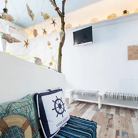 Captain Elias 1 Daire *