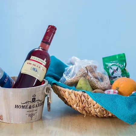 Captain Elias 1 Foiníkion