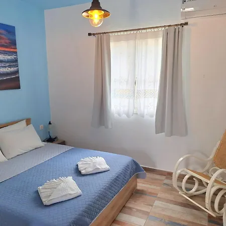 Captain Elias 1 Foiníkion