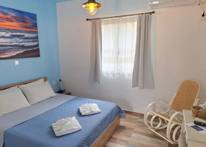 Captain Elias 1 Foiníkion